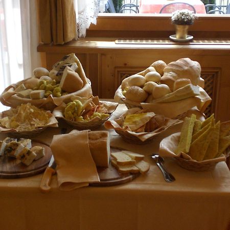Hotel Cristina Pinzolo Esterno foto