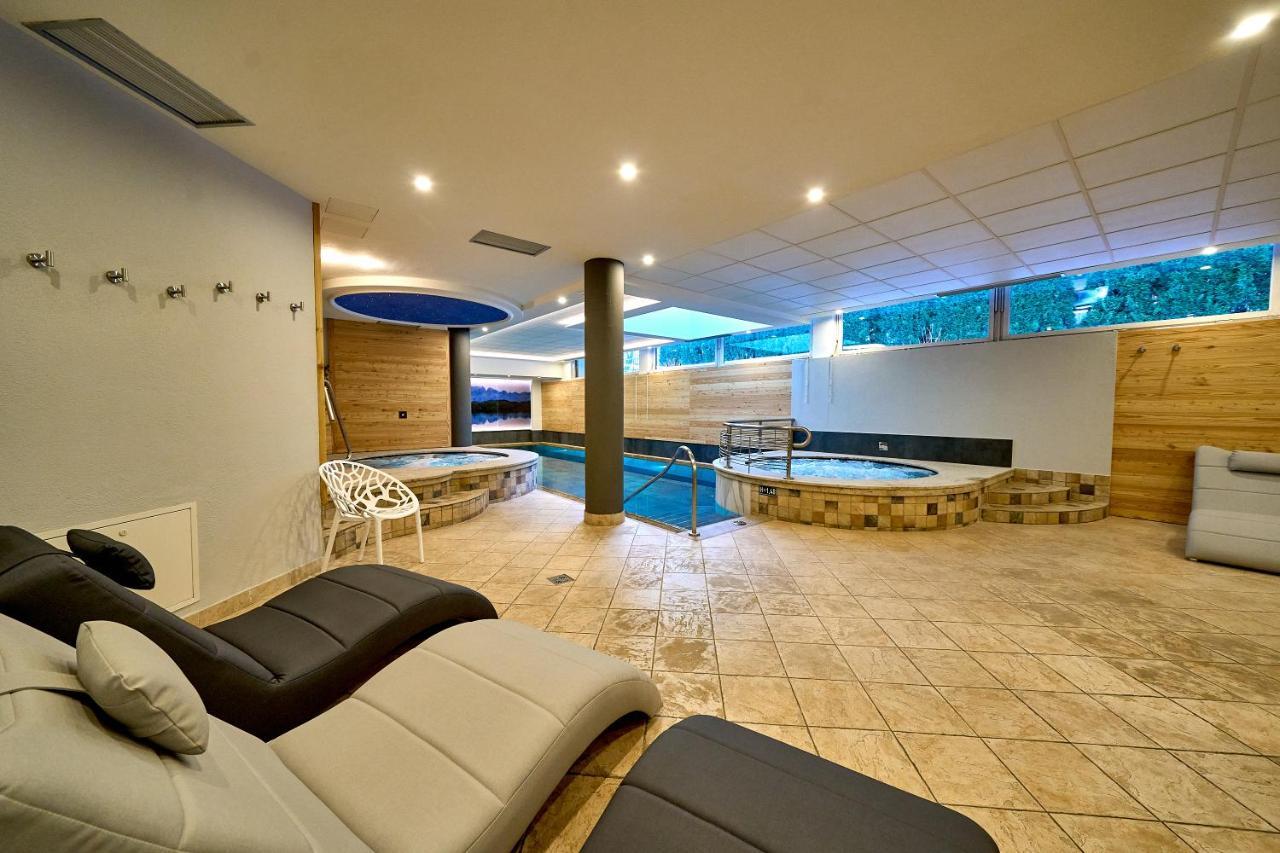 Hotel Cristina Pinzolo Esterno foto