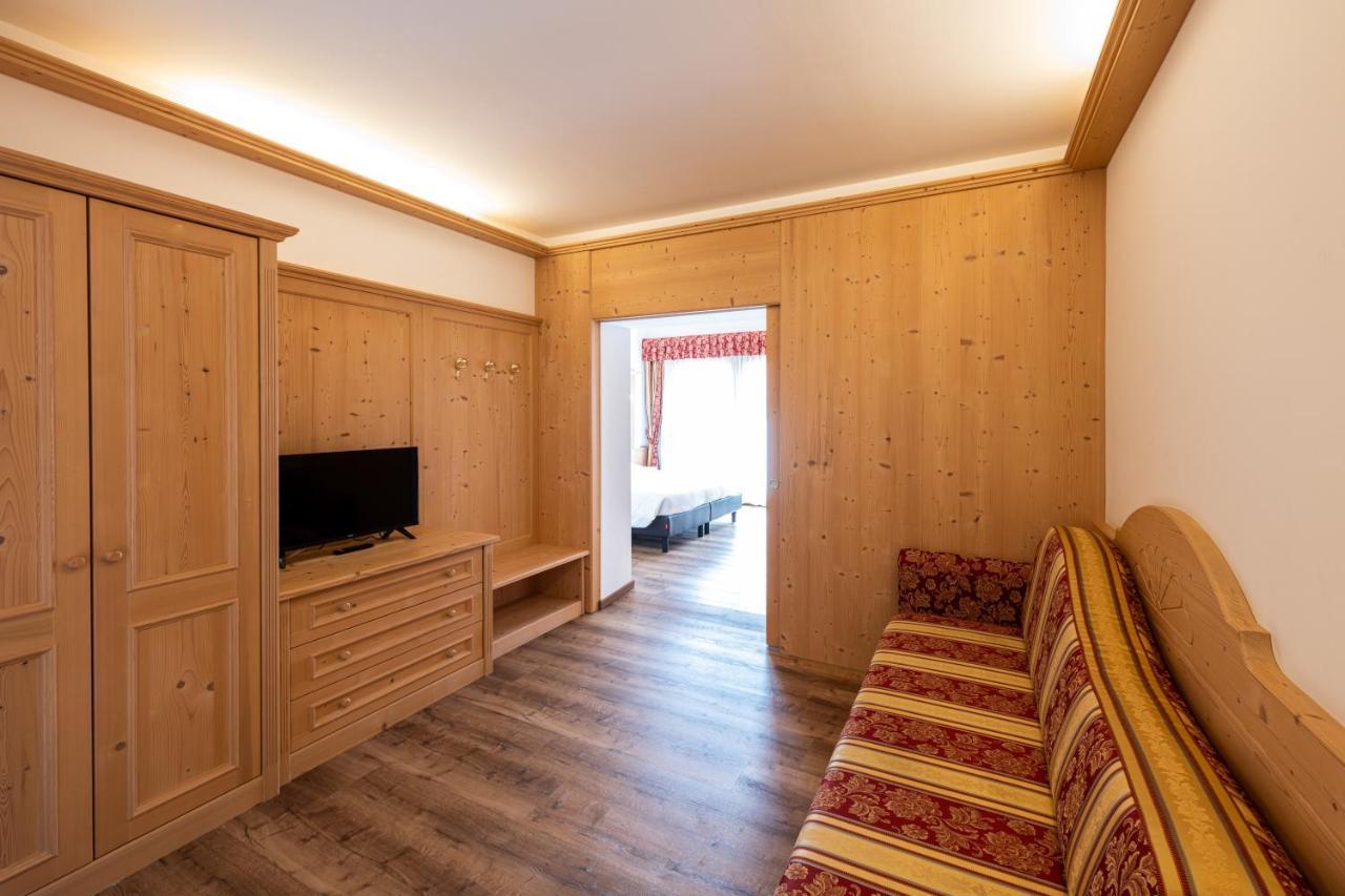 Hotel Cristina Pinzolo Esterno foto