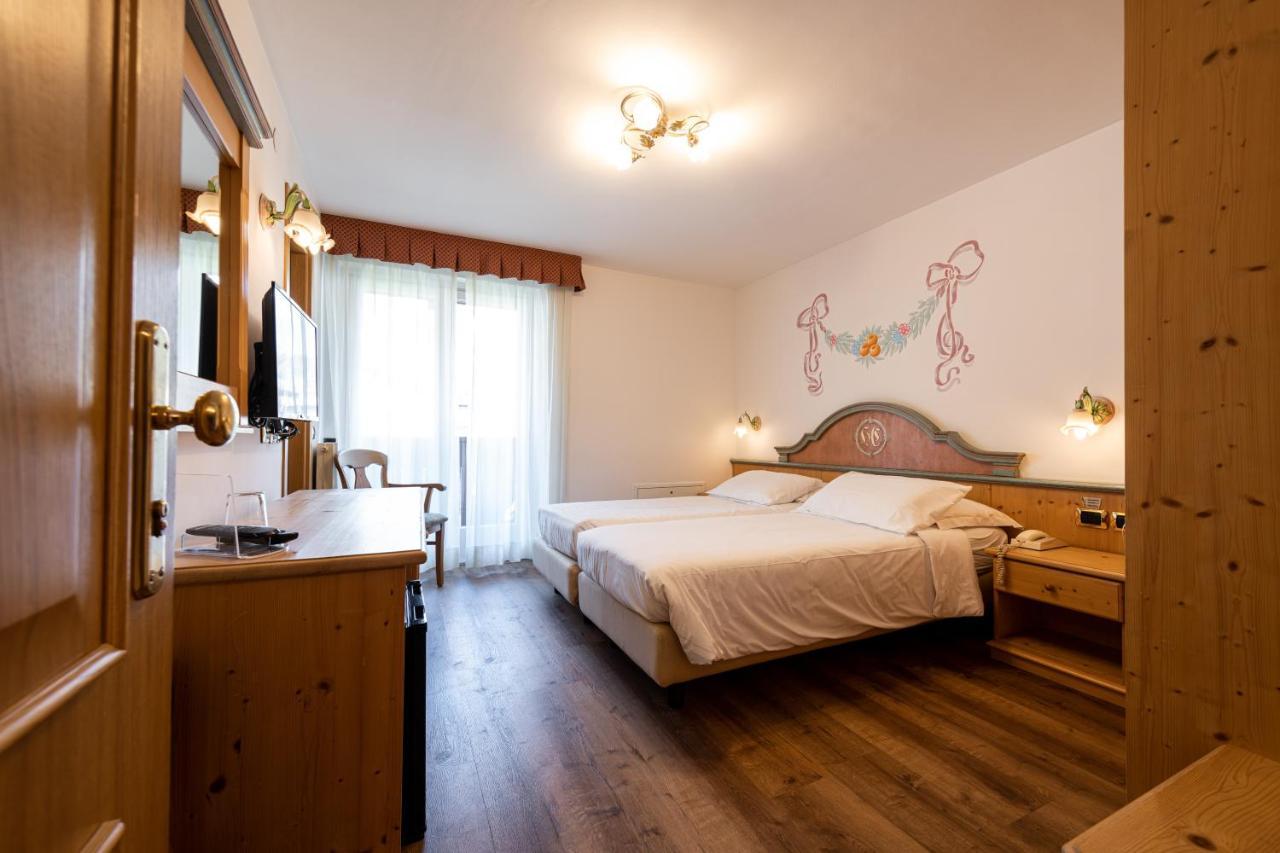 Hotel Cristina Pinzolo Esterno foto