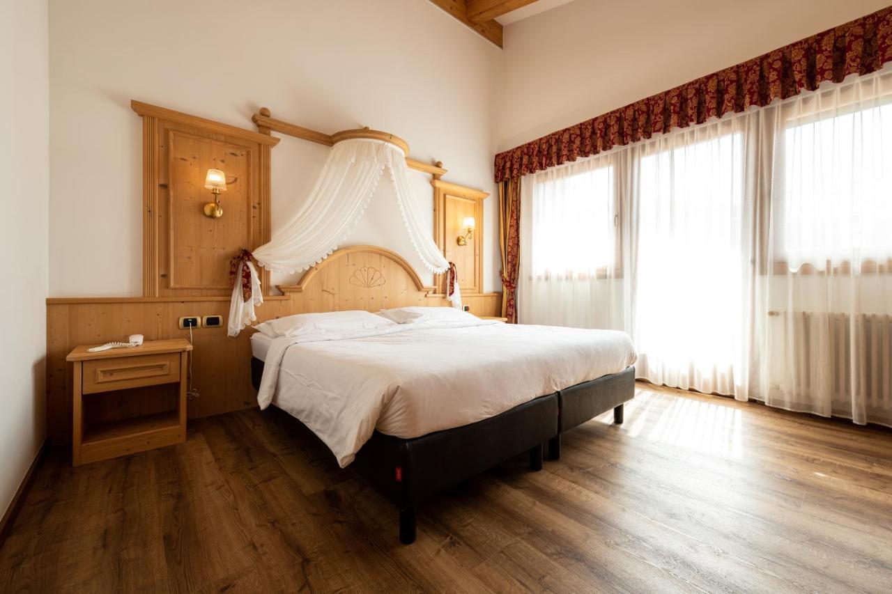 Hotel Cristina Pinzolo Esterno foto