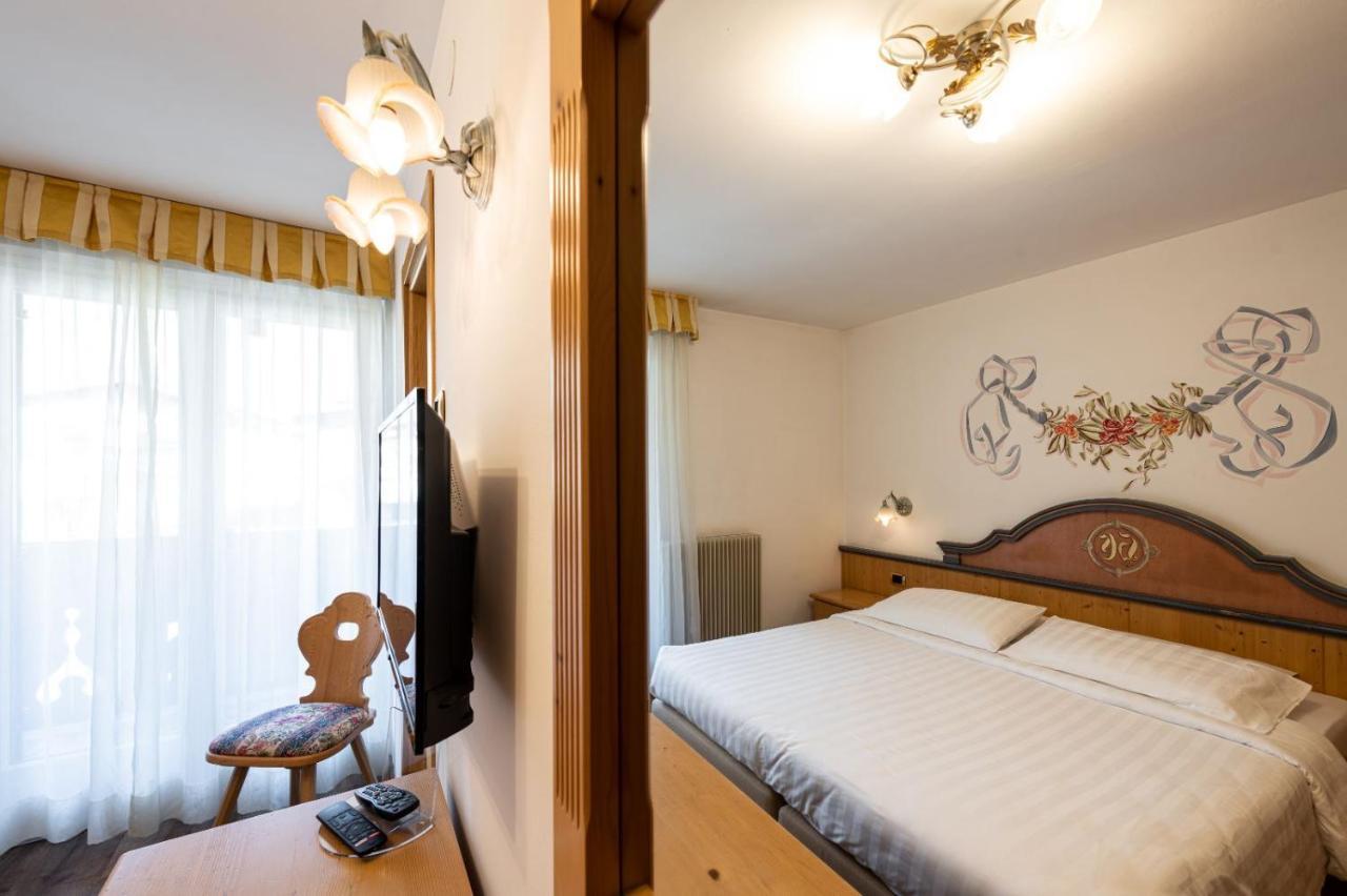 Hotel Cristina Pinzolo Esterno foto