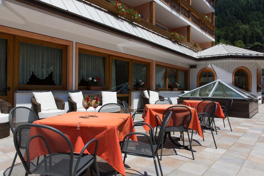 Hotel Cristina Pinzolo Esterno foto