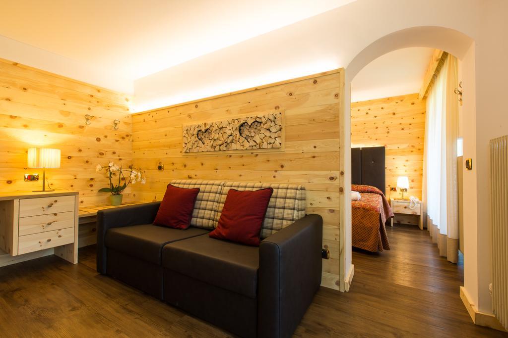 Hotel Cristina Pinzolo Esterno foto