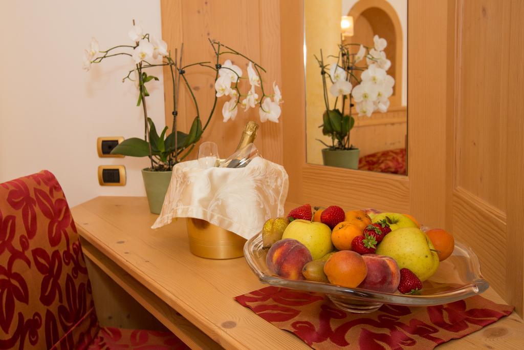 Hotel Cristina Pinzolo Esterno foto