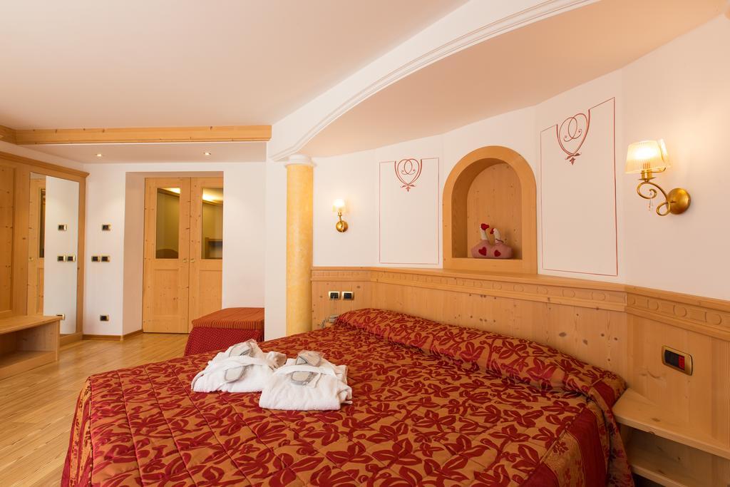 Hotel Cristina Pinzolo Esterno foto