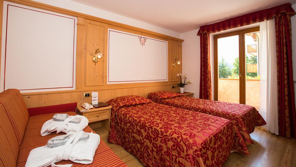 Hotel Cristina Pinzolo Esterno foto