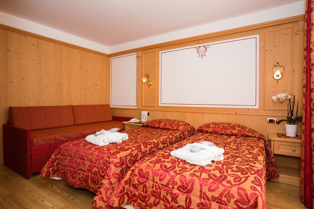 Hotel Cristina Pinzolo Esterno foto