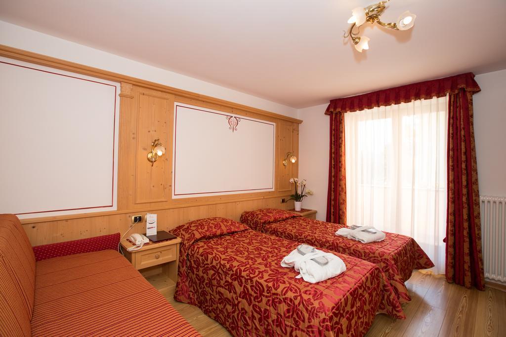 Hotel Cristina Pinzolo Esterno foto